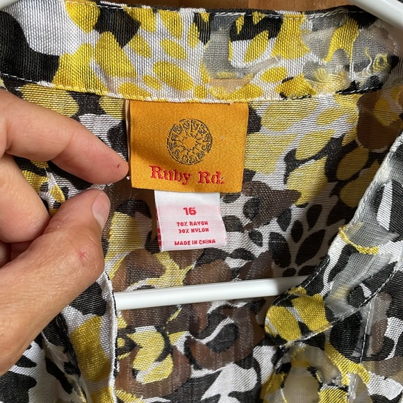RUBY RD. Yellow, Black & White Design Sheer Button Down Shirt Size 16 - Picture 4 of 9